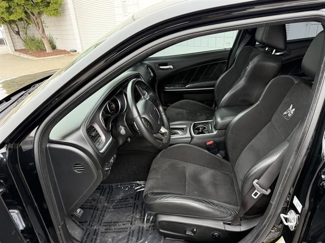 Dodge Charger Vehicle Full-screen Gallery Image 18