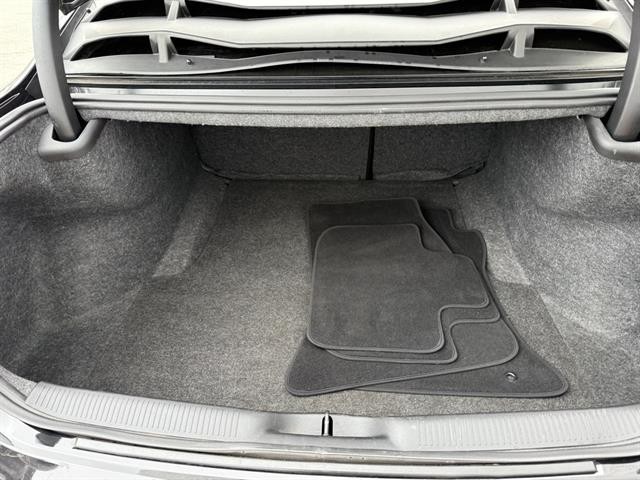 Dodge Charger Vehicle Full-screen Gallery Image 34