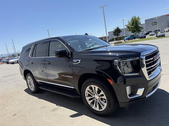 GMC Yukon Vehicle Full-screen Gallery Image 07