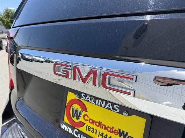 GMC Yukon Vehicle Full-screen Gallery Image 11