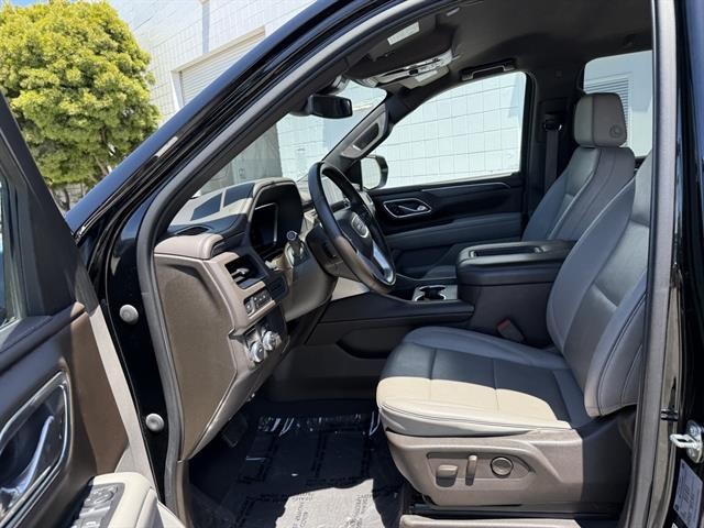 GMC Yukon Vehicle Full-screen Gallery Image 18
