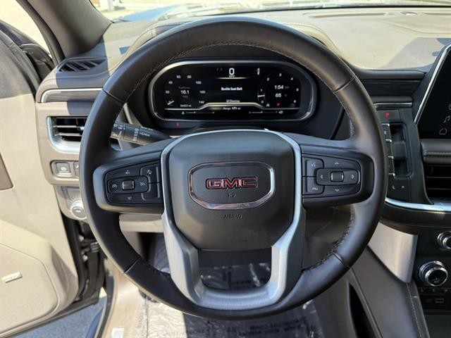 GMC Yukon Vehicle Full-screen Gallery Image 25