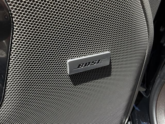 GMC Yukon Vehicle Full-screen Gallery Image 31