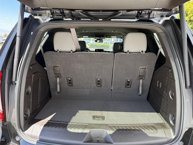 GMC Yukon Vehicle Full-screen Gallery Image 34