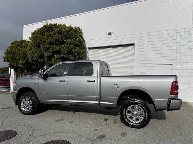 Ram 2500 Vehicle Full-screen Gallery Image 03
