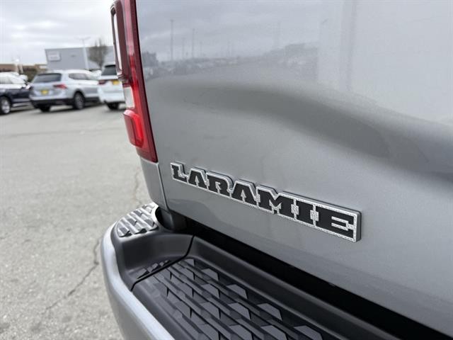 Ram 2500 Vehicle Full-screen Gallery Image 12