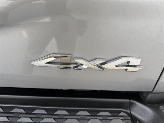 Ram 2500 Vehicle Full-screen Gallery Image 13