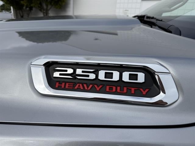 Ram 2500 Vehicle Full-screen Gallery Image 14