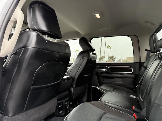 Ram 2500 Vehicle Full-screen Gallery Image 20