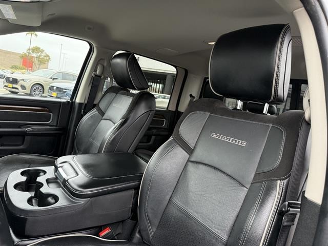 Ram 2500 Vehicle Full-screen Gallery Image 21