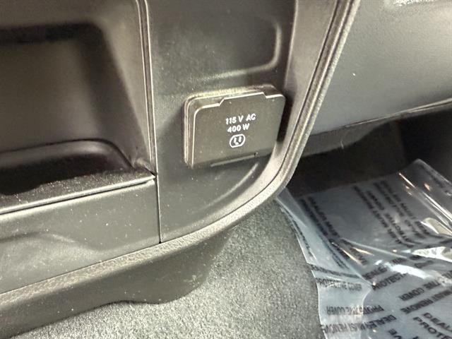 Ram 2500 Vehicle Full-screen Gallery Image 29