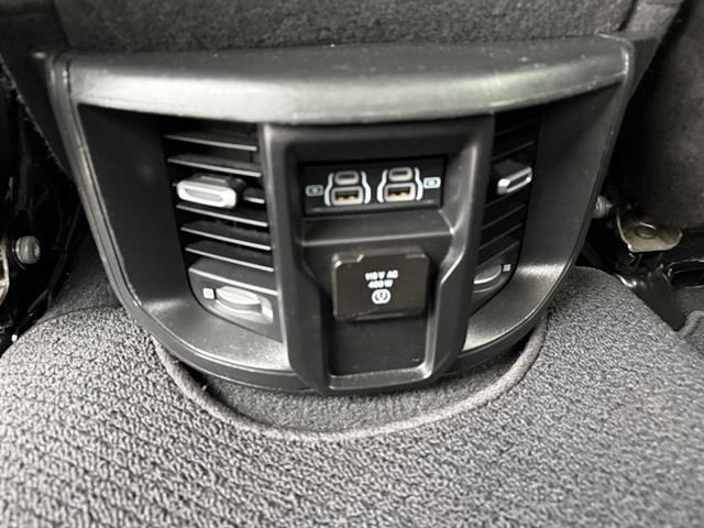 Ram 2500 Vehicle Full-screen Gallery Image 31