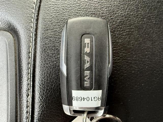 Ram 2500 Vehicle Full-screen Gallery Image 36