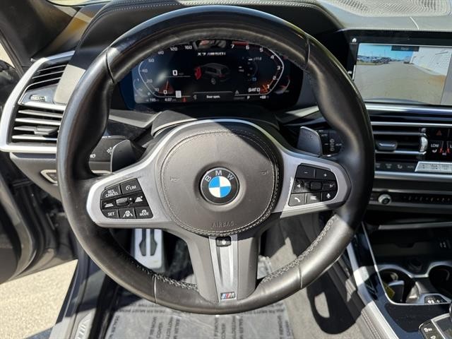 BMW X7 Vehicle Full-screen Gallery Image 23