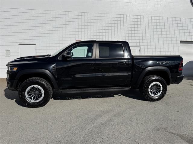 Ram 1500 Vehicle Full-screen Gallery Image 03
