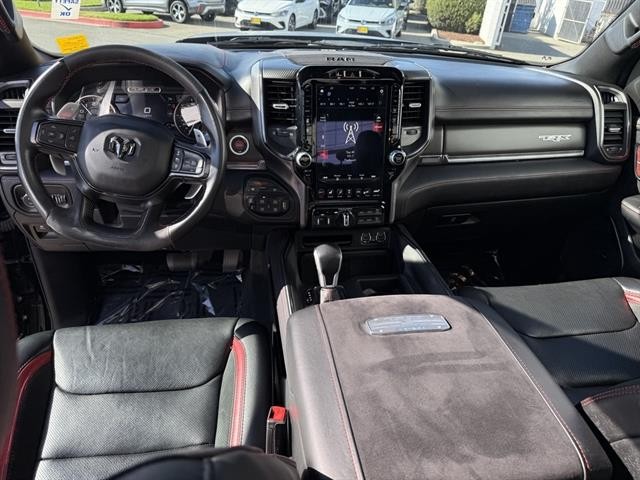 Ram 1500 Vehicle Full-screen Gallery Image 17