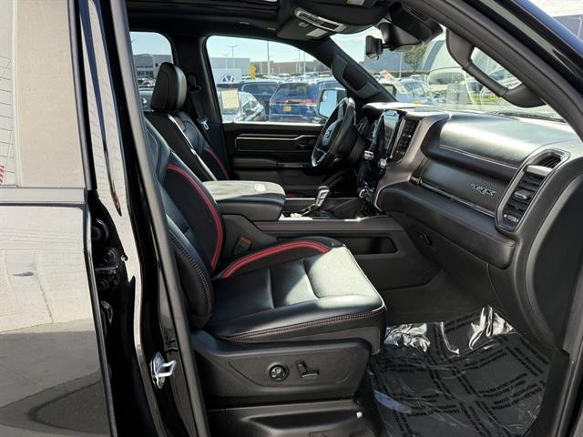 Ram 1500 Vehicle Full-screen Gallery Image 22