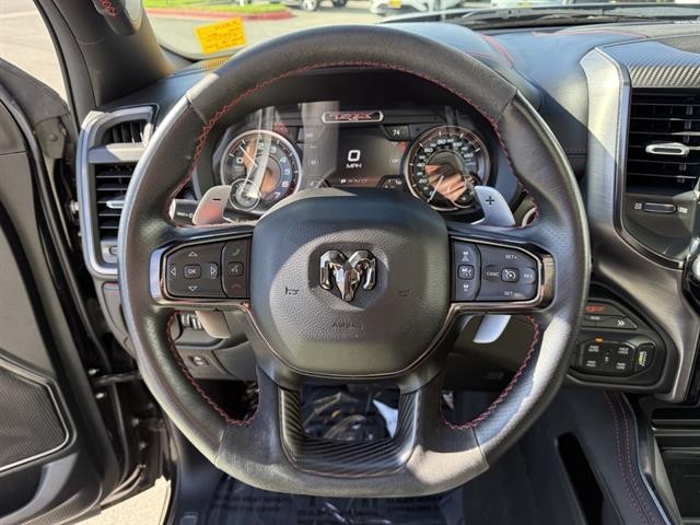 Ram 1500 Vehicle Full-screen Gallery Image 24