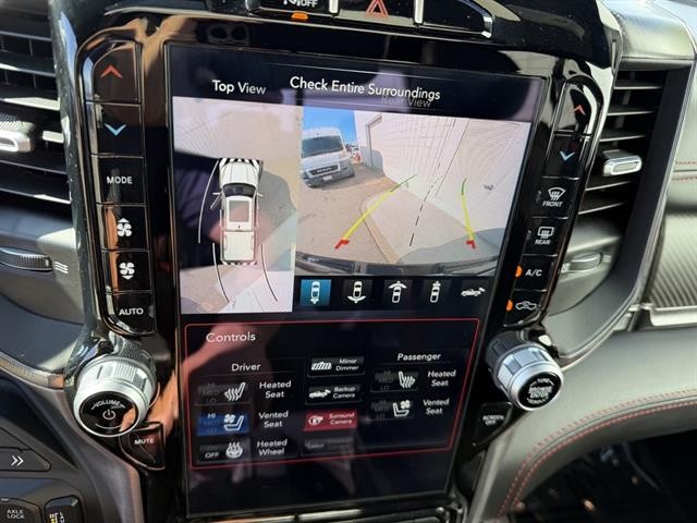 Ram 1500 Vehicle Full-screen Gallery Image 26