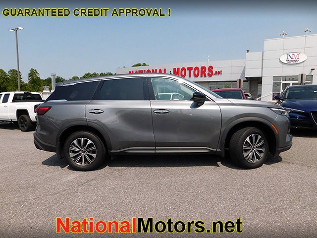 INFINITI QX60 Vehicle Full-screen Gallery Image 04