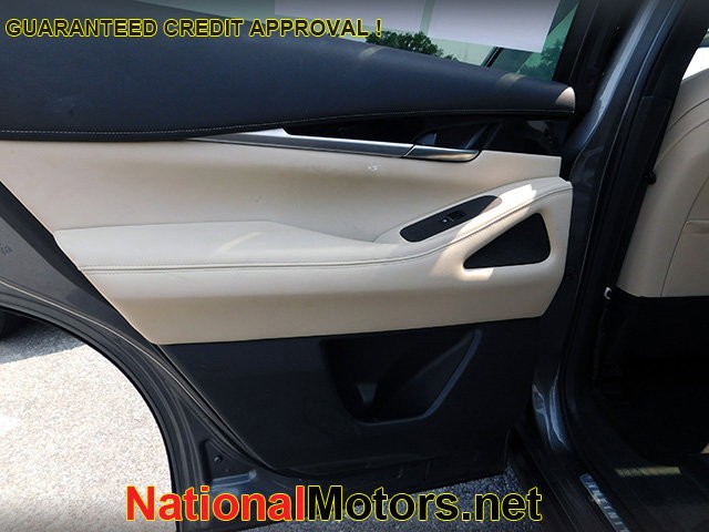INFINITI QX60 Vehicle Full-screen Gallery Image 09