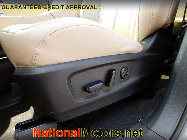INFINITI QX60 Vehicle Full-screen Gallery Image 16