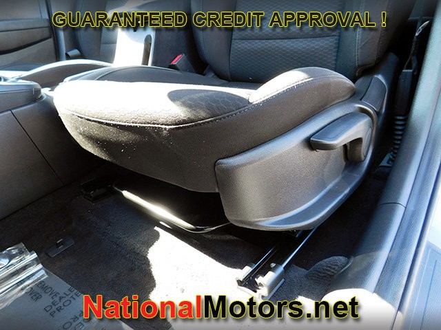 Hyundai Elantra Vehicle Full-screen Gallery Image 13