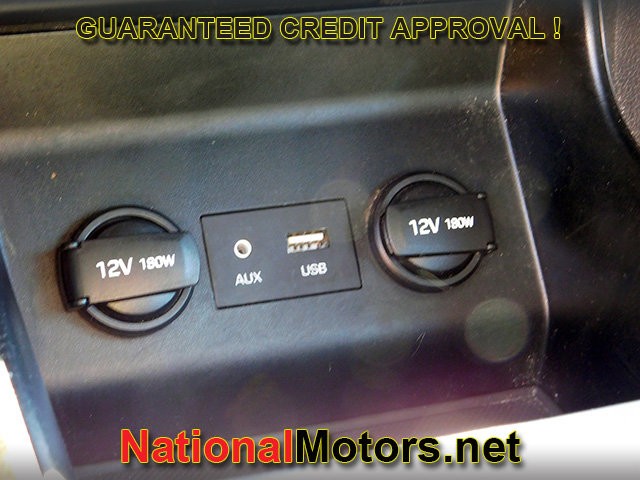 Hyundai Elantra Vehicle Full-screen Gallery Image 16