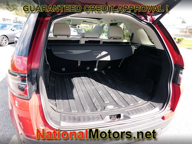 Land Rover Discovery Sport Vehicle Full-screen Gallery Image 06