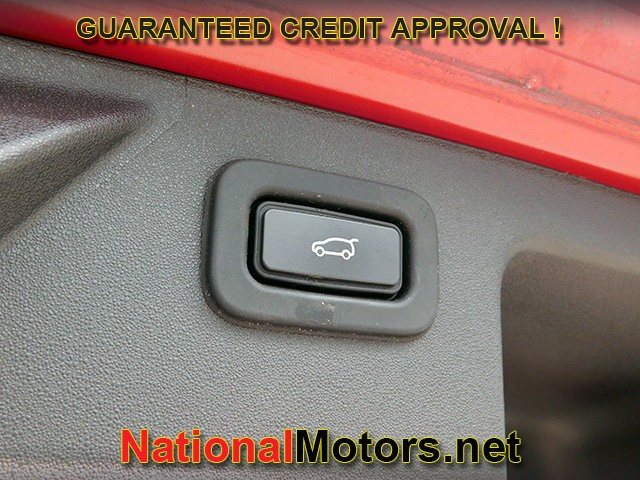 Land Rover Discovery Sport Vehicle Full-screen Gallery Image 07