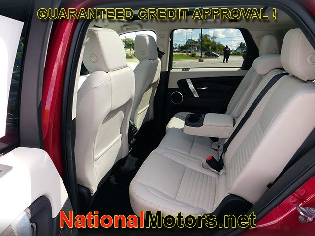 Land Rover Discovery Sport Vehicle Full-screen Gallery Image 10