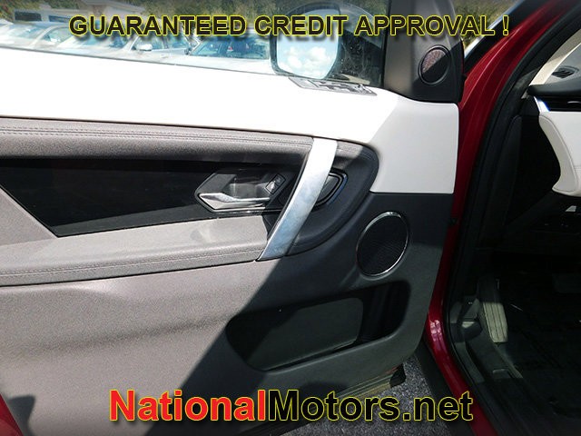 Land Rover Discovery Sport Vehicle Full-screen Gallery Image 13