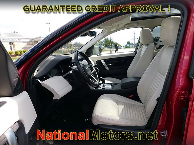 Land Rover Discovery Sport Vehicle Full-screen Gallery Image 15
