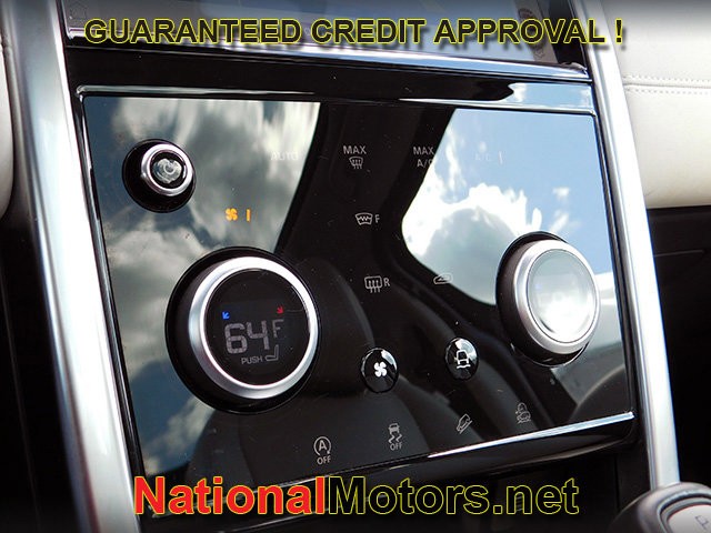 Land Rover Discovery Sport Vehicle Full-screen Gallery Image 20