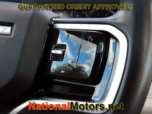 Land Rover Discovery Sport Vehicle Full-screen Gallery Image 22