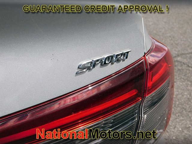 Honda Civic Sedan Vehicle Full-screen Gallery Image 05