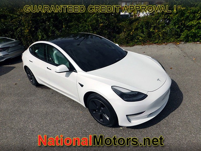 Tesla Model 3 Vehicle Full-screen Gallery Image 02