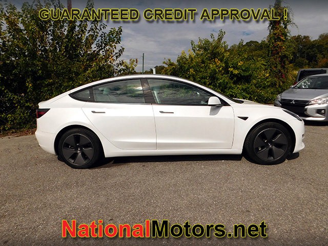 Tesla Model 3 Vehicle Full-screen Gallery Image 04