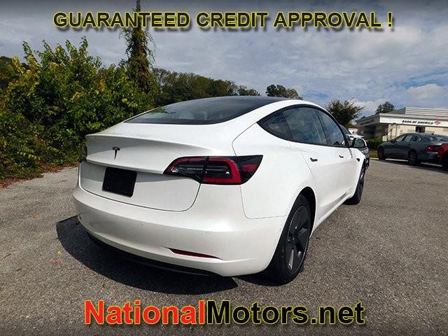 Tesla Model 3 Vehicle Full-screen Gallery Image 05