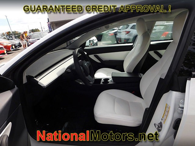 Tesla Model 3 Vehicle Full-screen Gallery Image 14