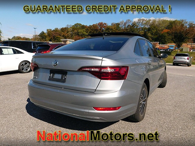 Volkswagen Jetta Vehicle Full-screen Gallery Image 04
