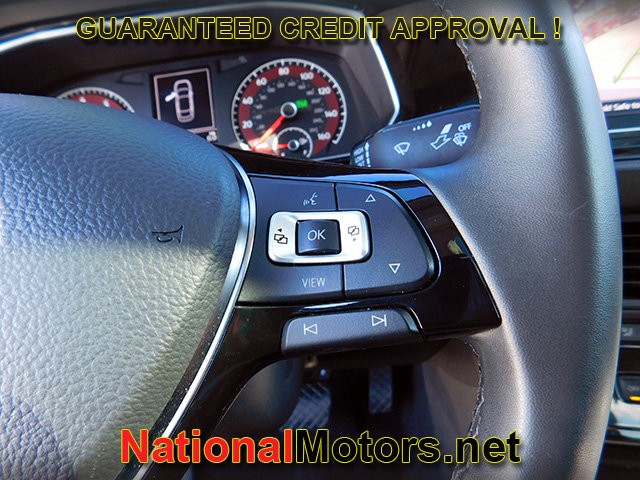 Volkswagen Jetta Vehicle Full-screen Gallery Image 19