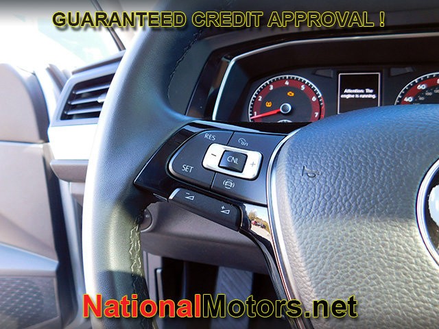 Volkswagen Jetta Vehicle Full-screen Gallery Image 20