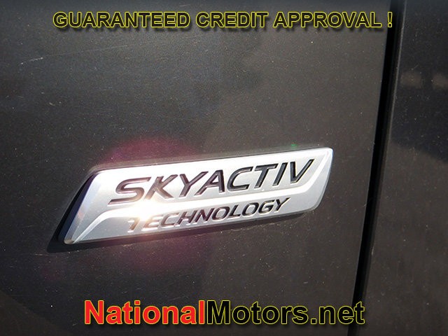 Mazda CX-9 Vehicle Full-screen Gallery Image 04