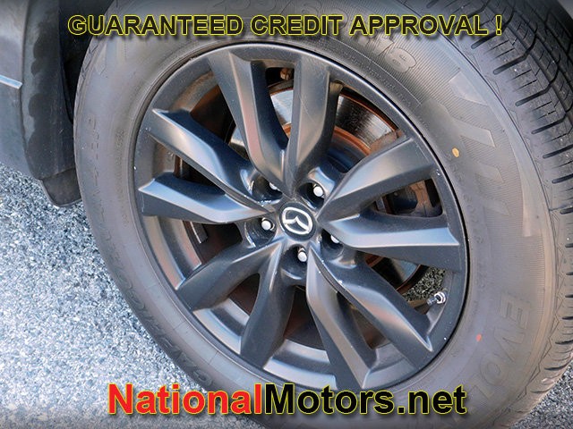 Mazda CX-9 Vehicle Full-screen Gallery Image 05