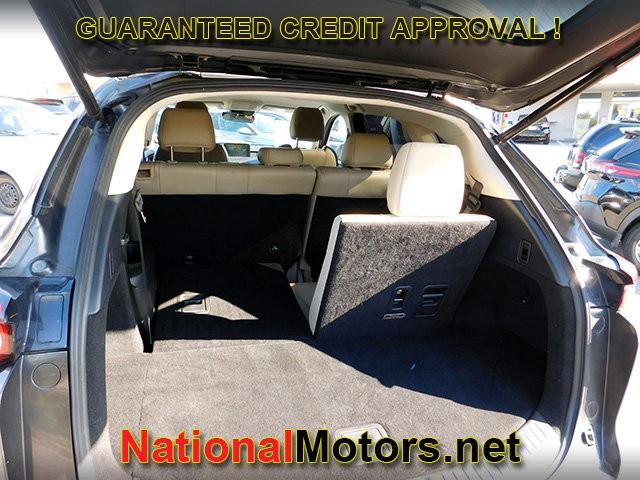 Mazda CX-9 Vehicle Full-screen Gallery Image 07