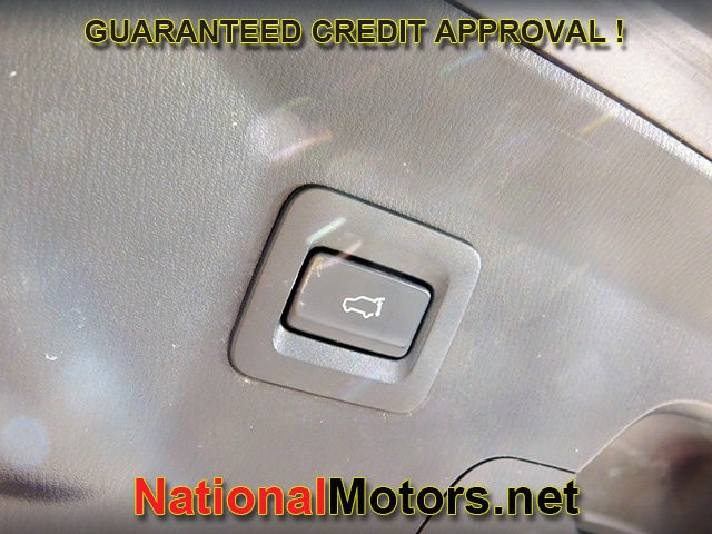 Mazda CX-9 Vehicle Full-screen Gallery Image 08