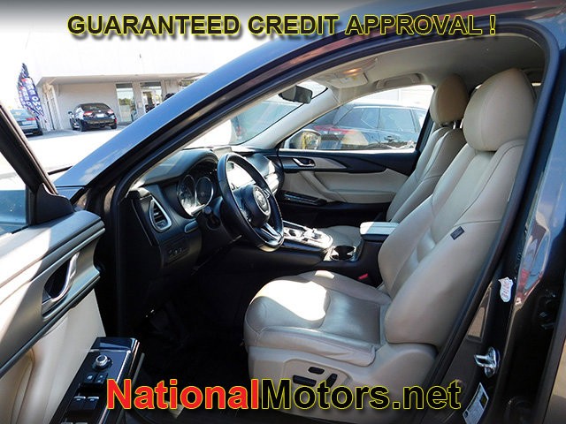 Mazda CX-9 Vehicle Full-screen Gallery Image 14