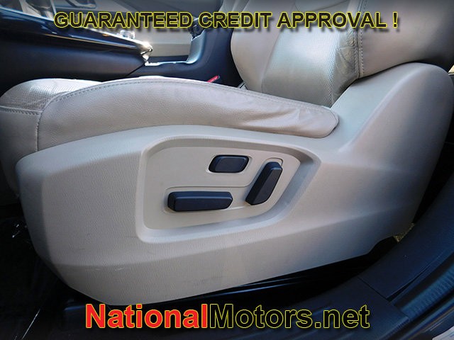 Mazda CX-9 Vehicle Full-screen Gallery Image 15