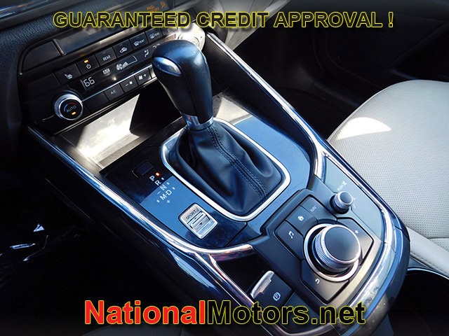 Mazda CX-9 Vehicle Full-screen Gallery Image 19